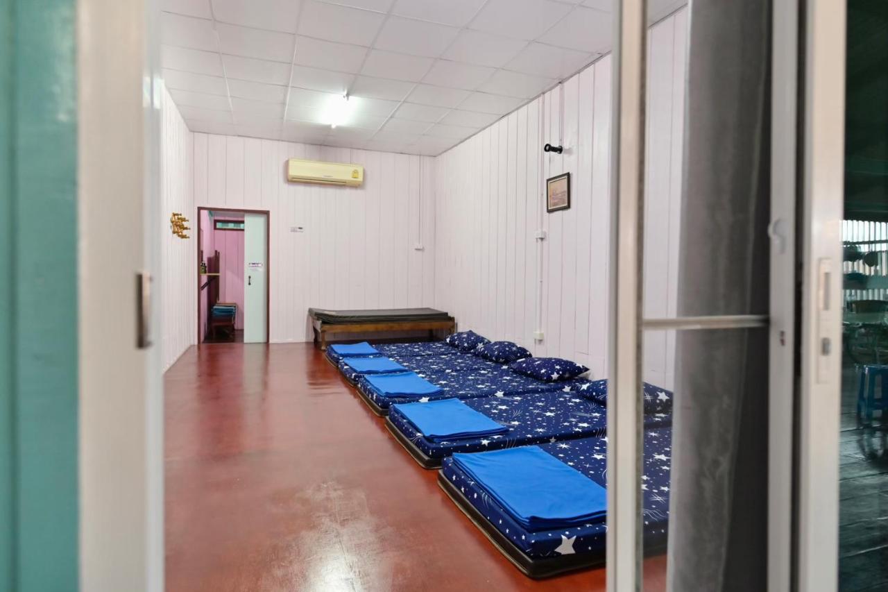 Rub Lom Chom Klong Homestay チュンポーン エクステリア 写真