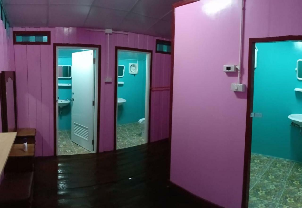 Rub Lom Chom Klong Homestay チュンポーン エクステリア 写真