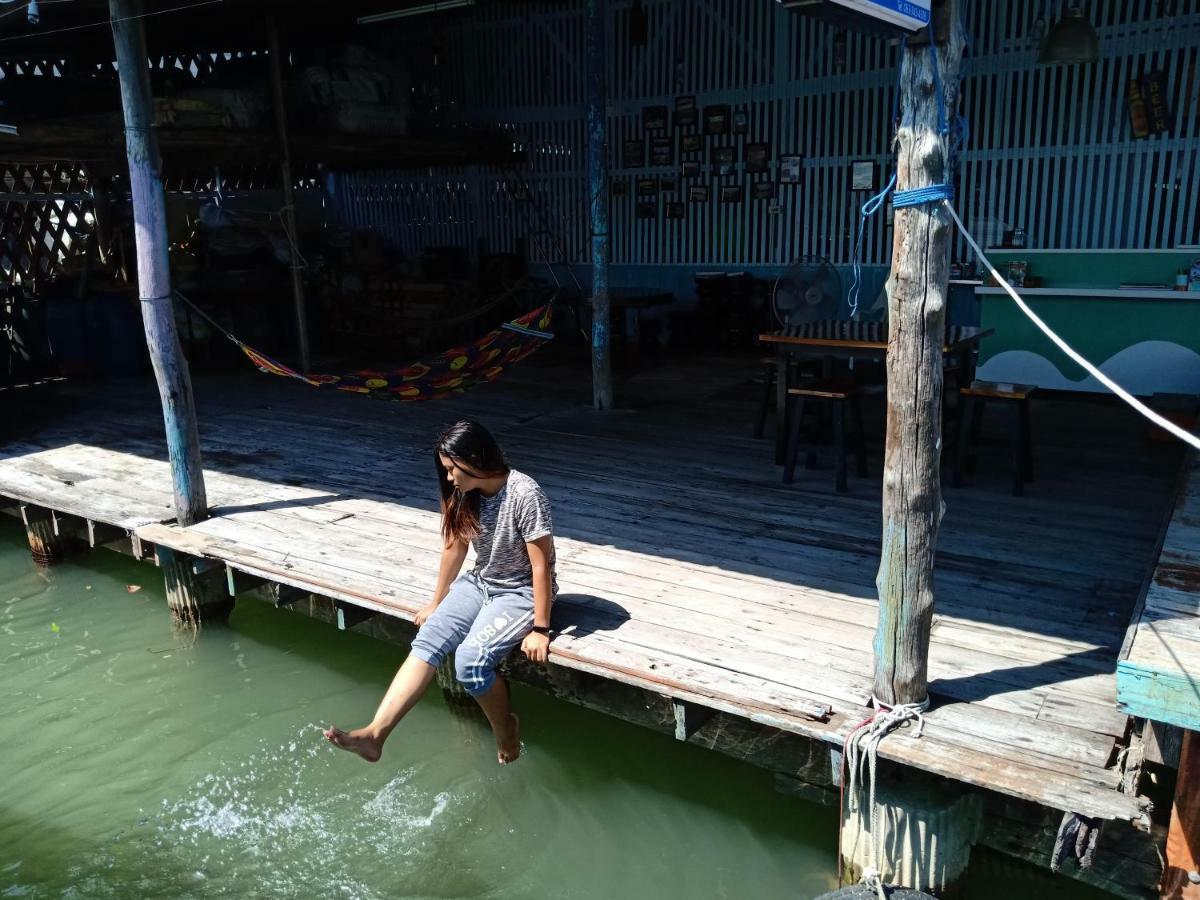 Rub Lom Chom Klong Homestay チュンポーン エクステリア 写真