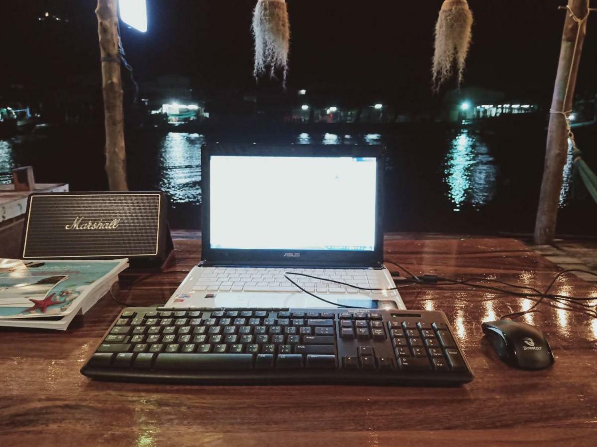 Rub Lom Chom Klong Homestay チュンポーン エクステリア 写真