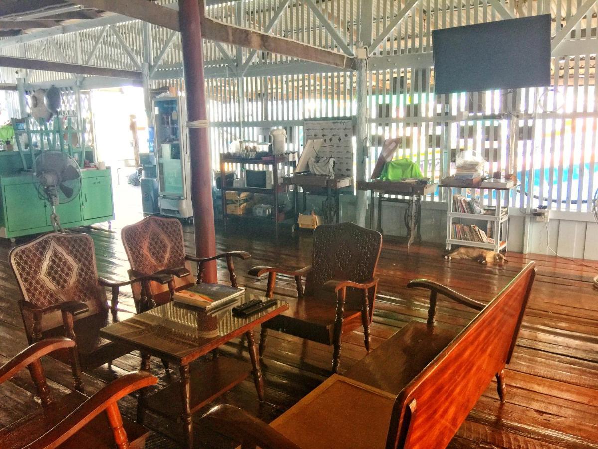 Rub Lom Chom Klong Homestay チュンポーン エクステリア 写真